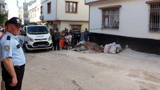 Gaziantep'te cinnet getiren baba, ailesini aileyi yok etti!