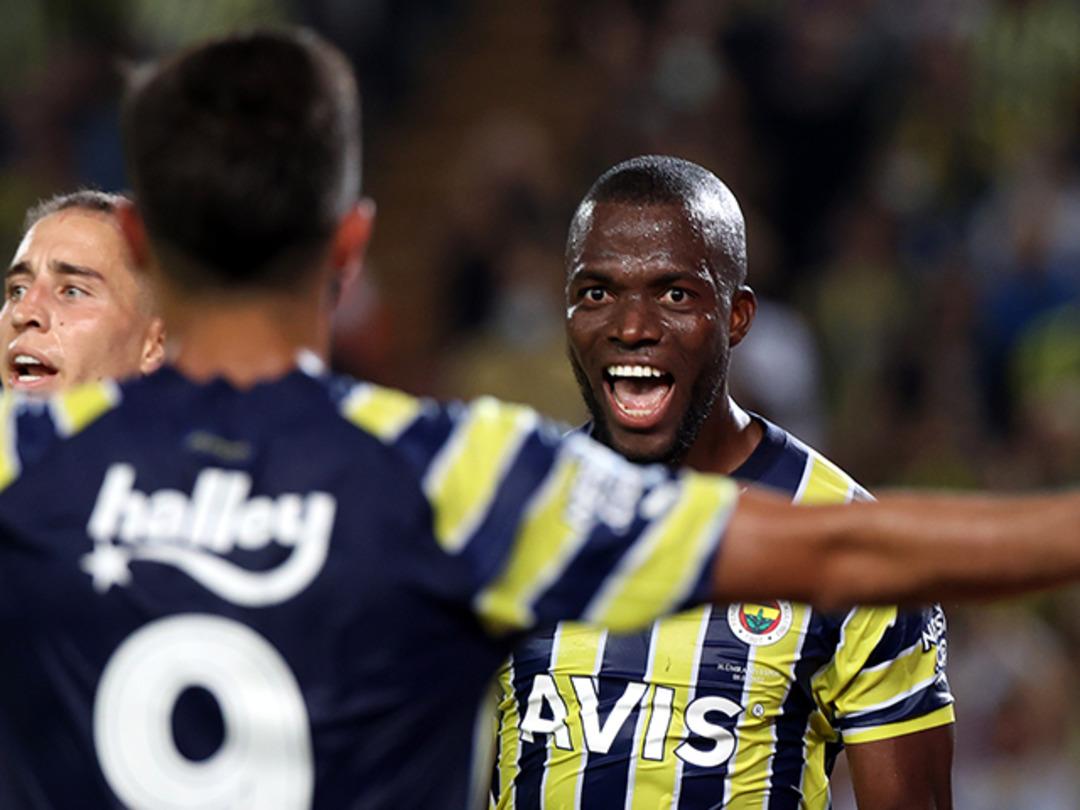 Ne yaptın Enner Valencia! Tek başına Galatasaray'ı ge&ccedil;ti...