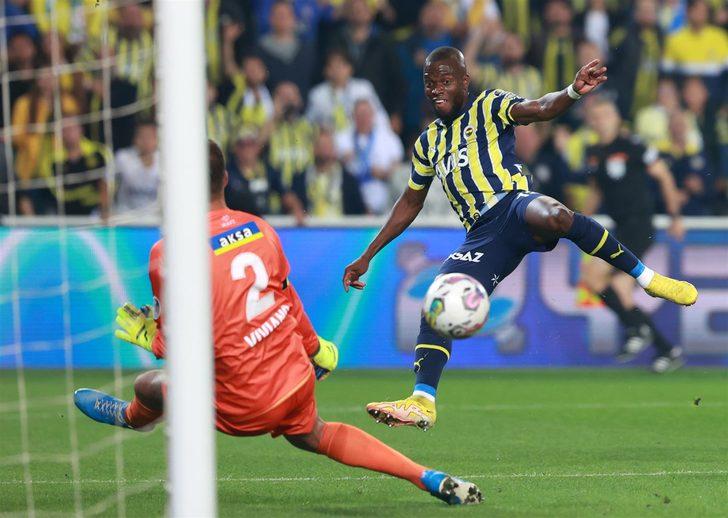 Ne yaptın Enner Valencia! Tek başına Galatasaray'ı geçti... G2