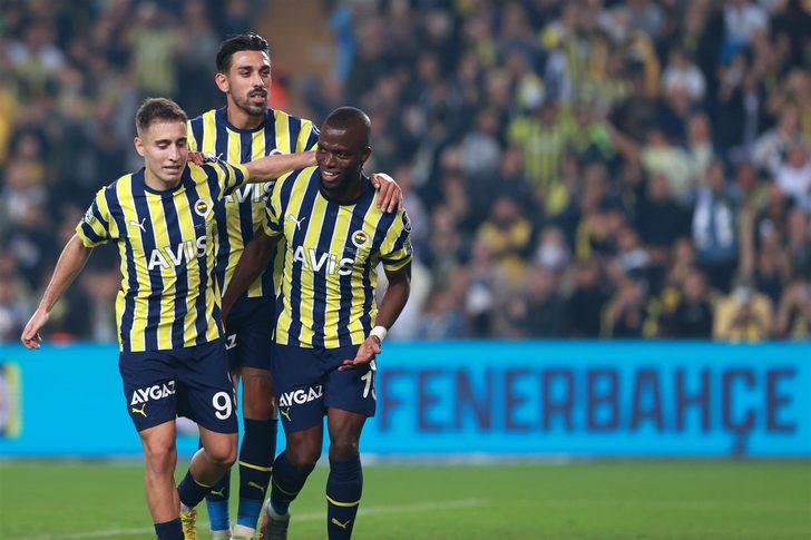 ''Konuştuklarımızı anlatırsam Jorge Jesus beni öldürür!'' Bu sezonu sallayan Enner Valencia, Fenerbahçe'nin şampiyonluk şansı için konuştu... G3