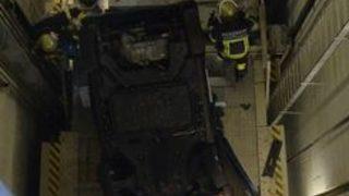  Yeraltındaki otoparkta aracını park etmek istedi! Asansör boşluğunu park yeri zannedince dehşeti yaşadı