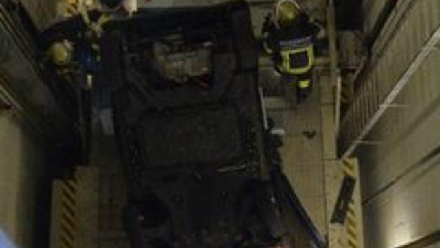  Yeraltındaki otoparkta aracını park etmek istedi! Asansör boşluğunu park yeri zannedince dehşeti yaşadı