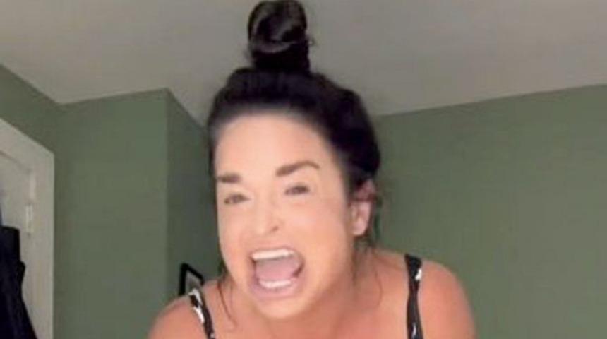 Kıyafet seçimi tepki topladı! Kasıklarının sadece bir kısmını örtünce eleştiriler durmadı