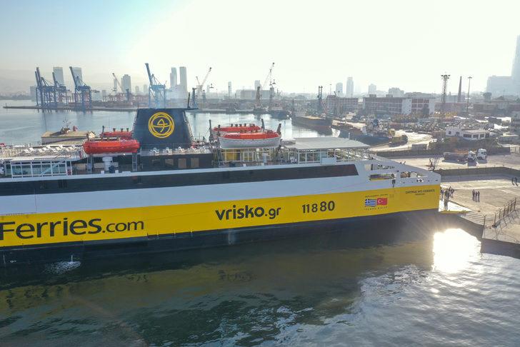 Selanik - İzmir seferini yapan ilk gemi İzmir Limanı'na yanaştı G1