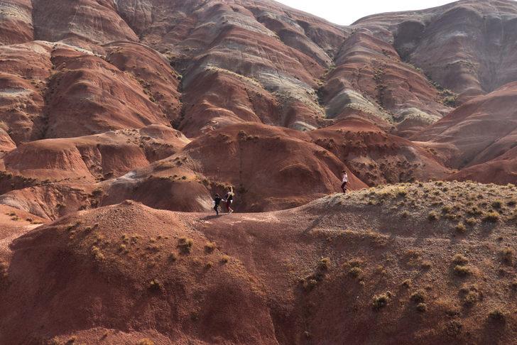 Iğdır'daki Gökkuşağı Tepeleri farklı yaş gruplarından doğaseverleri ağırlıyor G1