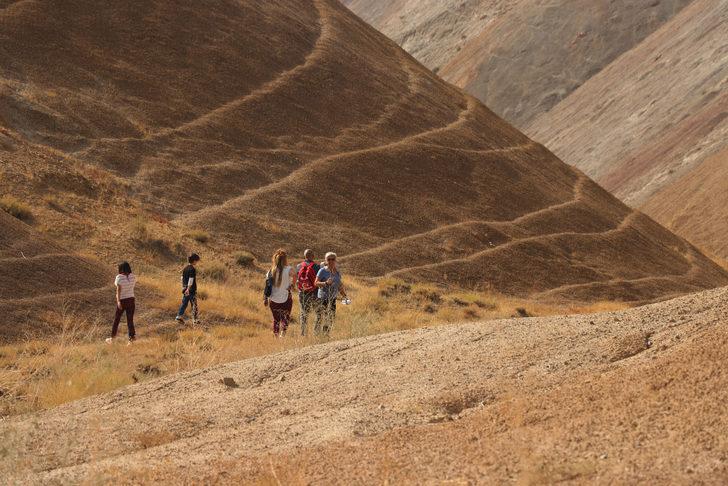 Iğdır'daki Gökkuşağı Tepeleri farklı yaş gruplarından doğaseverleri ağırlıyor G3