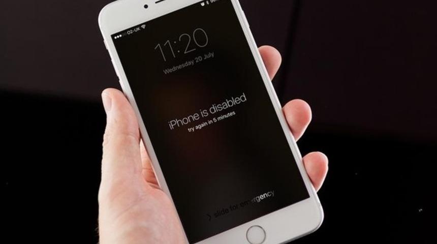 iPhone kilidini kırdı y&ouml;ntemi a&ccedil;ıkladı