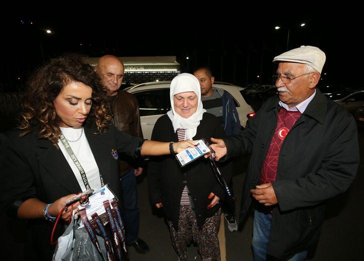 Muğlalı 65 yaşındaki taraftarın "Trabzonspor maçını Trabzon'da izleme" hayali gerçek oldu G3