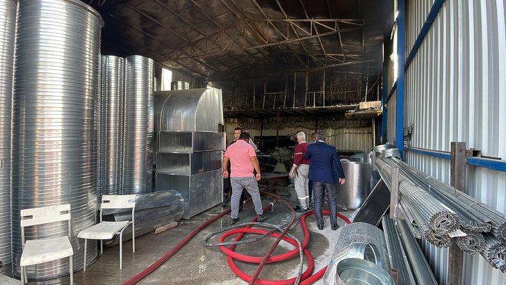 Bursa'da havalandırma ekipmanı üretilen atölyede çıkan yangın söndürüldü G3