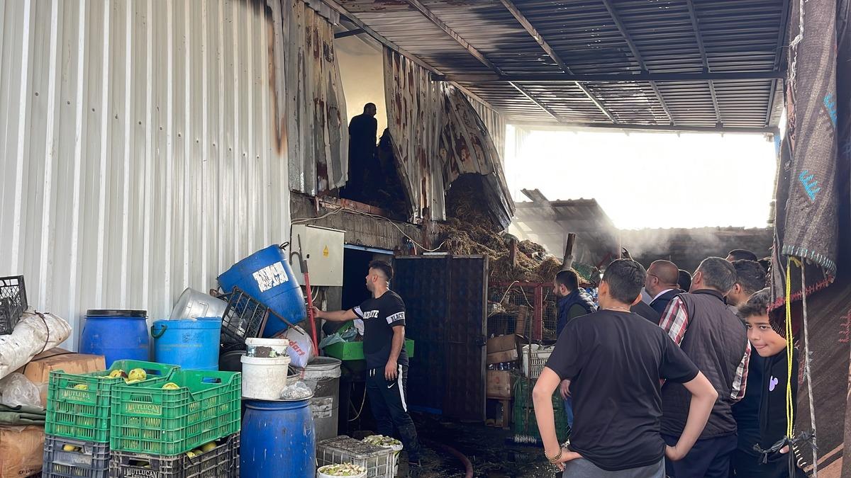 Bursa'da havalandırma ekipmanı &uuml;retilen at&ouml;lyede &ccedil;ıkan yangın s&ouml;nd&uuml;r&uuml;ld&uuml;