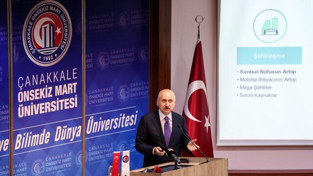 Bakan Karaismailoğlu, Çanakkale Onsekiz Mart Üniversitesinde konferans verdi: