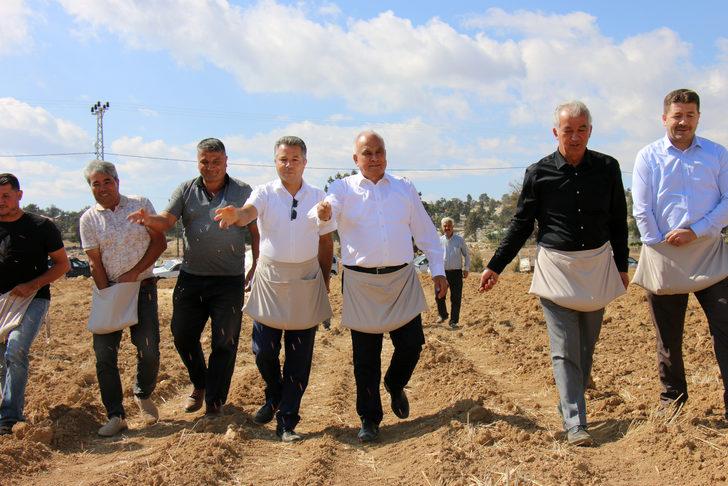 Mersin'de çiftçilere 50 ton ata buğdayı tohumu dağıtımına başlandı G4