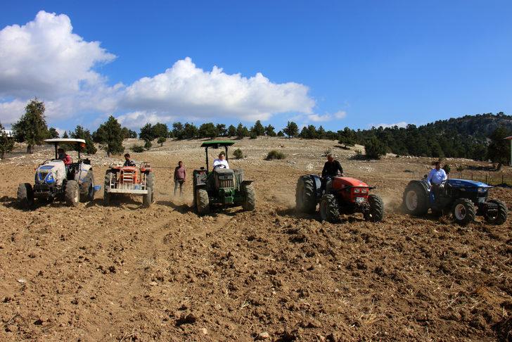 Mersin'de çiftçilere 50 ton ata buğdayı tohumu dağıtımına başlandı G5