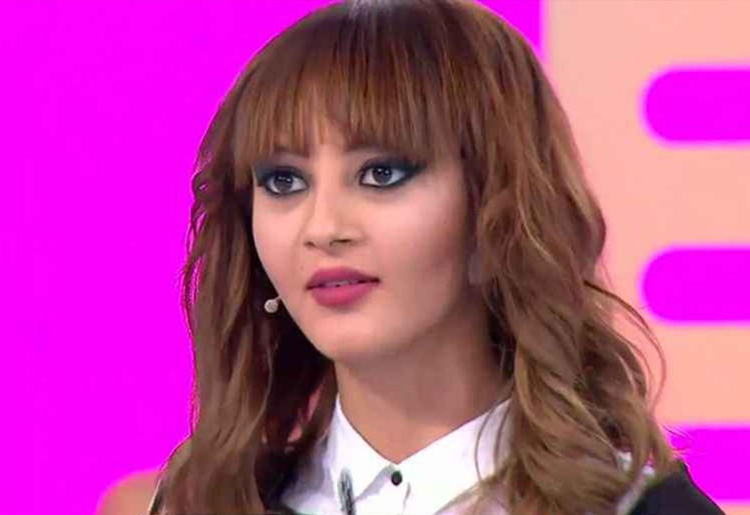 İşte Benim Stilim'in sivri dilli yıldızı &Ouml;zden Cerrahoğlu son haliyle 'yok artık' dedirtti! Yatak pozu dikkat &ccedil;ekti