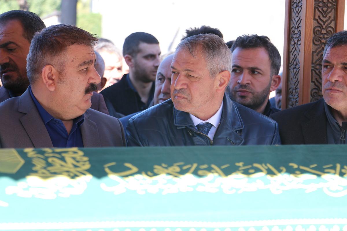 TBF Başkanı Ey&uuml;p G&ouml;zge&ccedil;'in vefat eden annesi Adalet G&ouml;zge&ccedil; son yolculuğuna uğurlandı