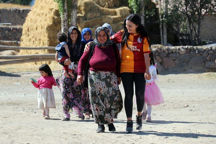 27 yaşındaki Ağrılı kadın muhtar yaptıklarıyla şaşkına çevirdi! Köy sakini: Erkekler varken sıcak bakılmıyordu ama... G3