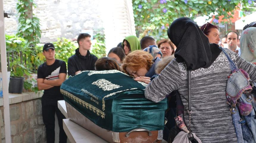 Motosiklet kazasında ölen şampiyon kick boksçu defnedildi