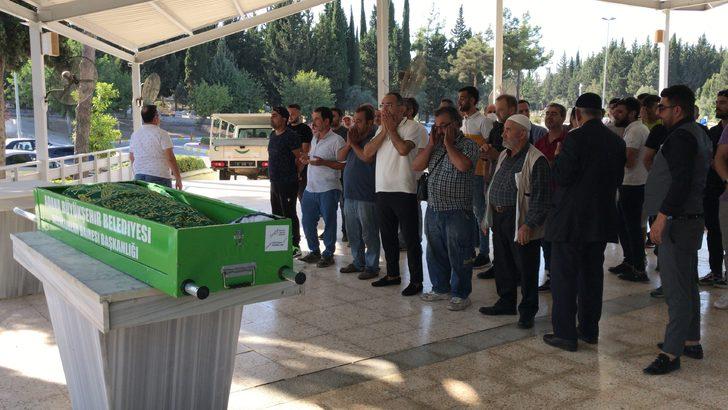 Adana'da kazada hayatını kaybeden skuter sürücüsünün cenazesi defnedildi G1
