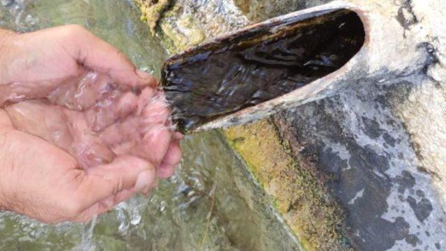 Bursa'daki köyden çıkan bu su için başka illerden bile gelen var! 'Şifa bulanlara şahit olduk'
