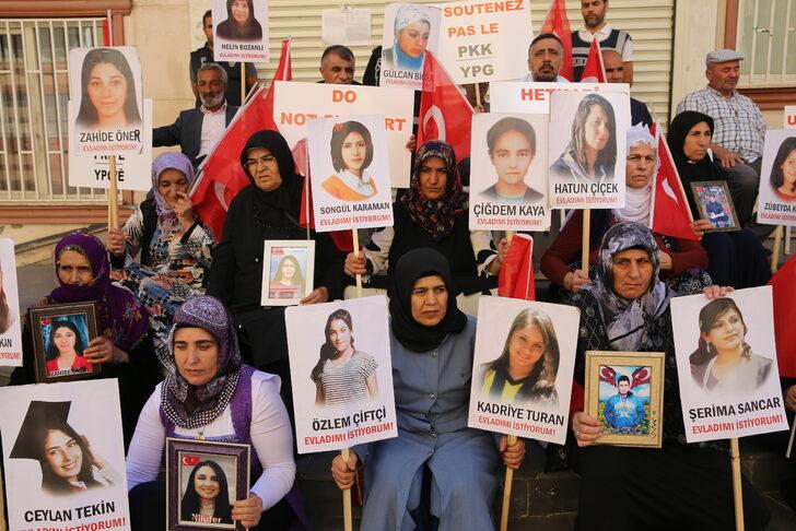 Diyarbakır anneleri, Dünya Kız Çocukları Günü'nde terör örgütü PKK'dan kızlarını istedi G4