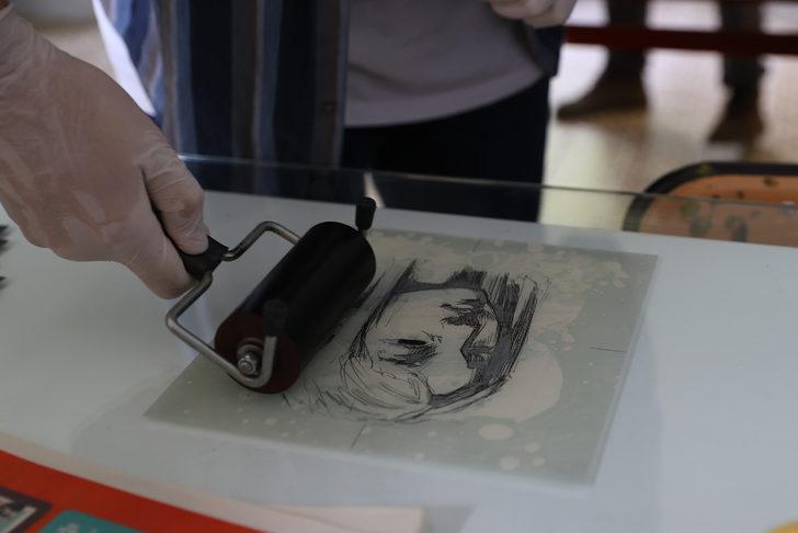 Portekizli sanatçı, Trakya Üniversitesinde polyester üzerine taş baskı tekniğini öğretti G3