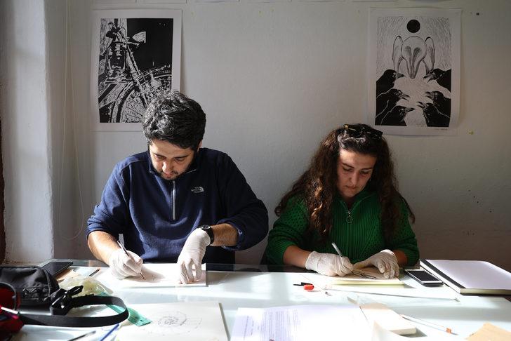 Portekizli sanatçı, Trakya Üniversitesinde polyester üzerine taş baskı tekniğini öğretti G5