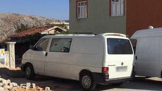 Bahçesinde çapa yaparken buldu! 60 yıldır toprağa gömülü haldeymiş: Meğer geçmişte...