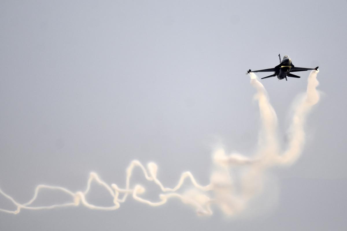 SOLOT&Uuml;RK, Bursa'da g&ouml;steri u&ccedil;uşu yaptı