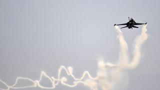 SOLOTÜRK, Bursa'da gösteri uçuşu yaptı