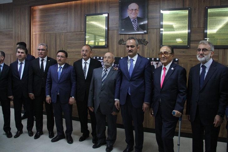 Milli Eğitim Bakanı Özer, Kayseri'de ziyaretlerde bulundu G5