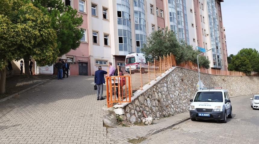 Bursa'da okulun 4. kat penceresinden düşen öğrenci hayatını kaybetti