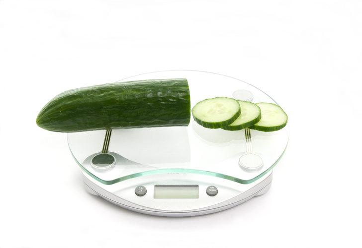 Kabızlığı bitirir, bağırsakları rahatlatır! En büyük dezavantajı ise... Salatalık yemenin etkileri nelerdir? G3