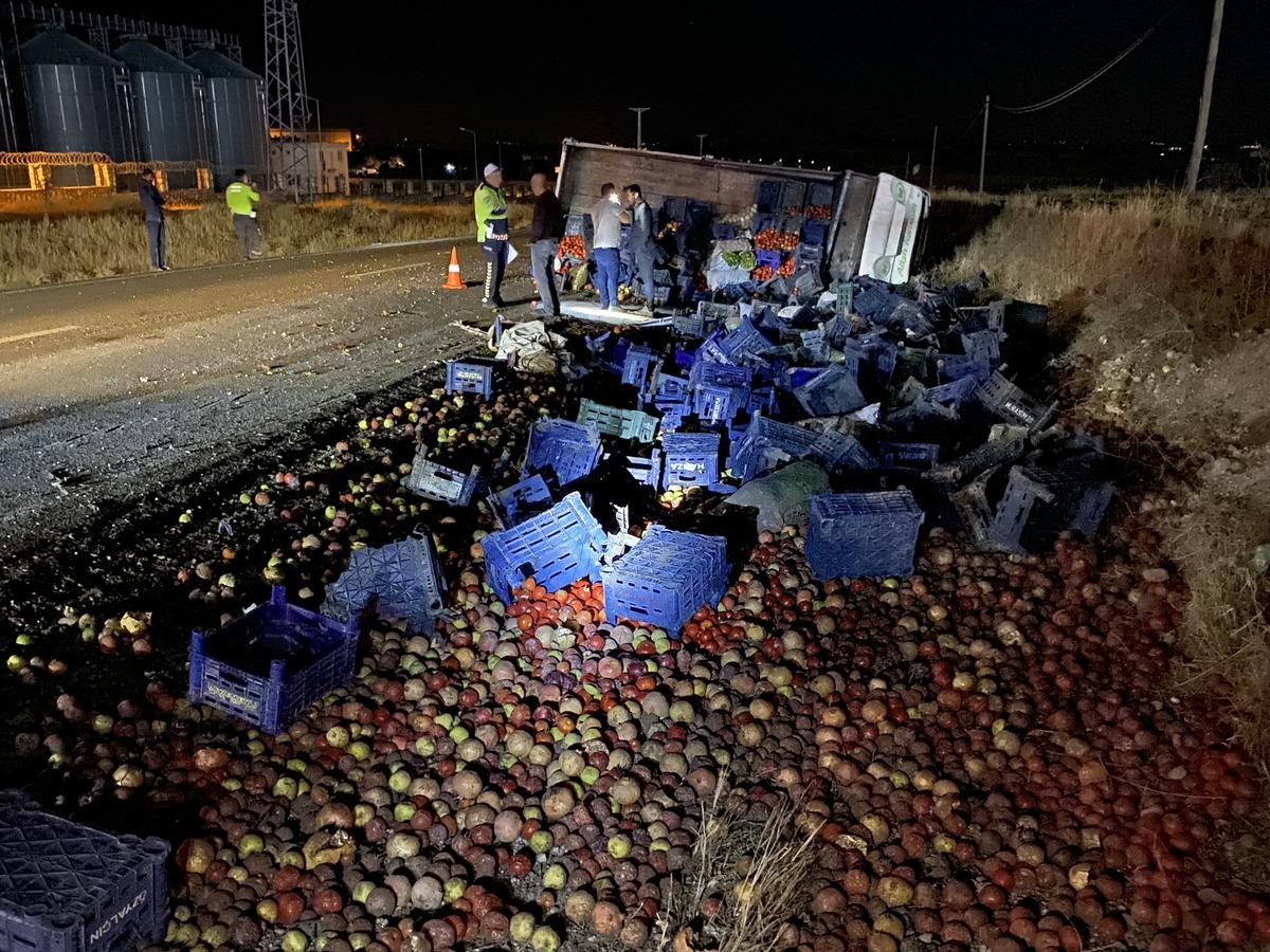 Adıyaman'da kamyonet devrildi, 2 kişi yaralandı