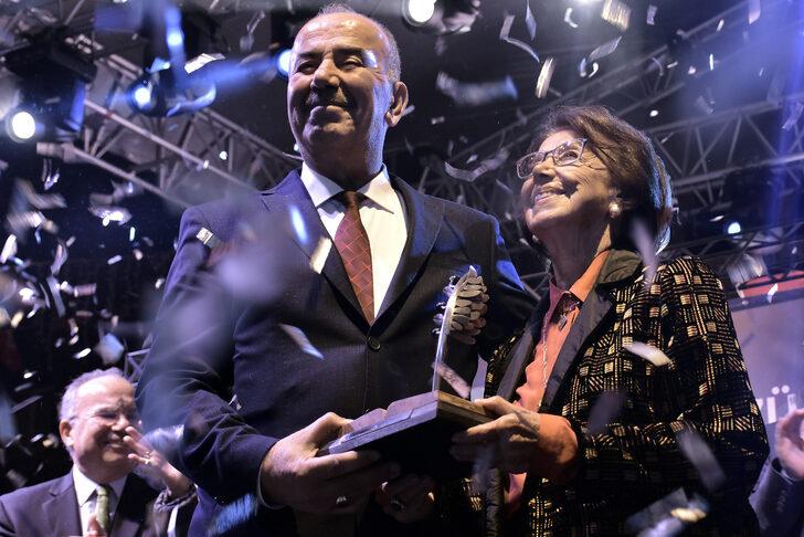 Mudanya Barış Yolu Ödülü, İnönü Vakfı Başkanı Özden Toker'e verildi G1