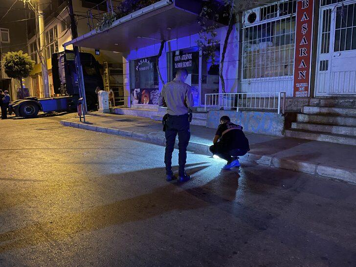 İzmir'de tartıştığı gruba silahla ateş eden kişi arada kalan babasını da vurdu G3