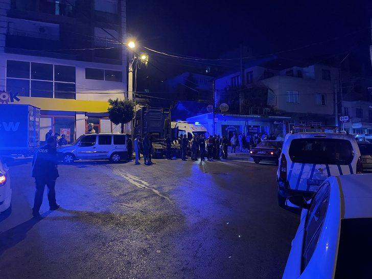 İzmir'de tartıştığı gruba silahla ateş eden kişi arada kalan babasını da vurdu G5