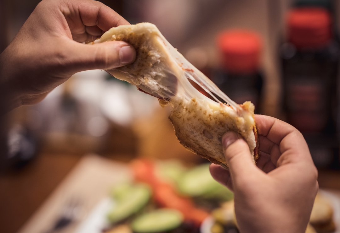 Sabahları ne yediğinize dikkat edin! Severek yedikleriniz kanser riskinizi artırıyor