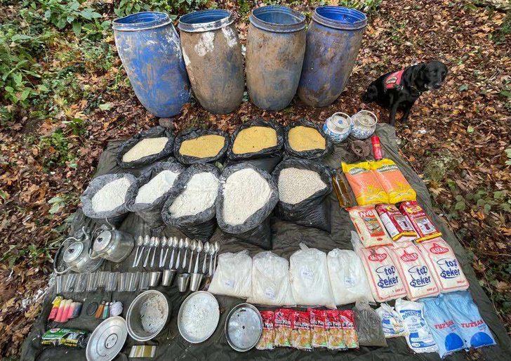 Hatay'da PKK'lı teröristlerin kullandığı iki depoda yaşam malzemeleri bulundu G3