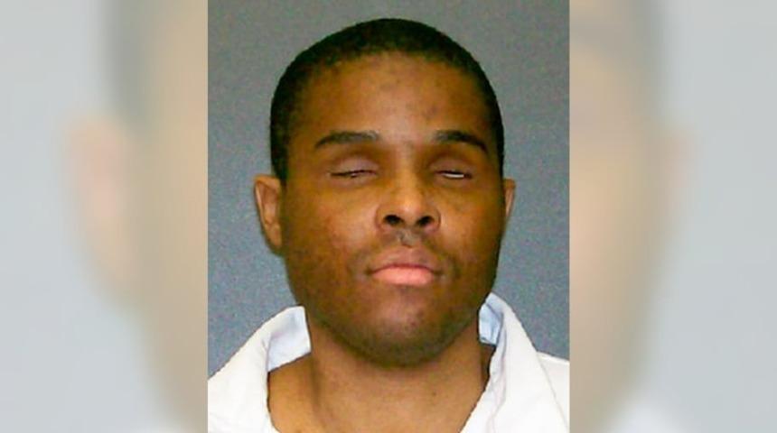 Böylesi görülmedi! İşlediği cinayetlerden sonra hapse girmişti... Kendi gözünü çıkarıp yedi