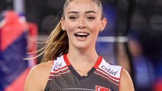 Güzel voleybolcu Zehra Güneş'in kuzeni Survivor'ın yıldızı çıktı! Görenler inanmakta güçlük çekti