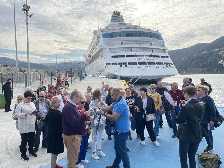 Amasra beşinci kruvaziyer gemisini ağırladı G5