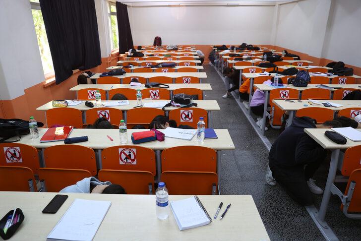 Edirne'de üniversiteliler katıldıkları tatbikat sonrası AFAD gönüllüsü olmak için sıraya girdi G1