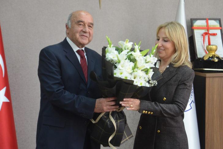 Kütahya Ticaret ve Sanayi Odası Başkanlığına seçilen Argat mazbatasını aldı G3