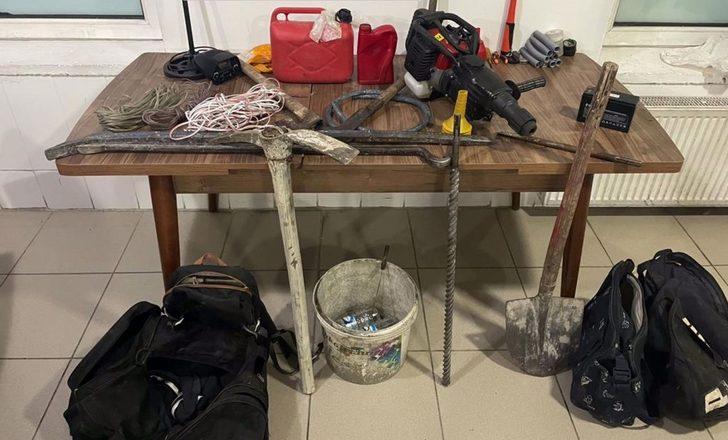 Sakarya'da kaçak kazı yapan 9 şüpheli suçüstü yakalandı G3