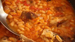 Dayanılmaz ağrılara ve şişkinliğe yol açıyor! Gaz probleminiz varsa yemeden önce tekrar düşünün