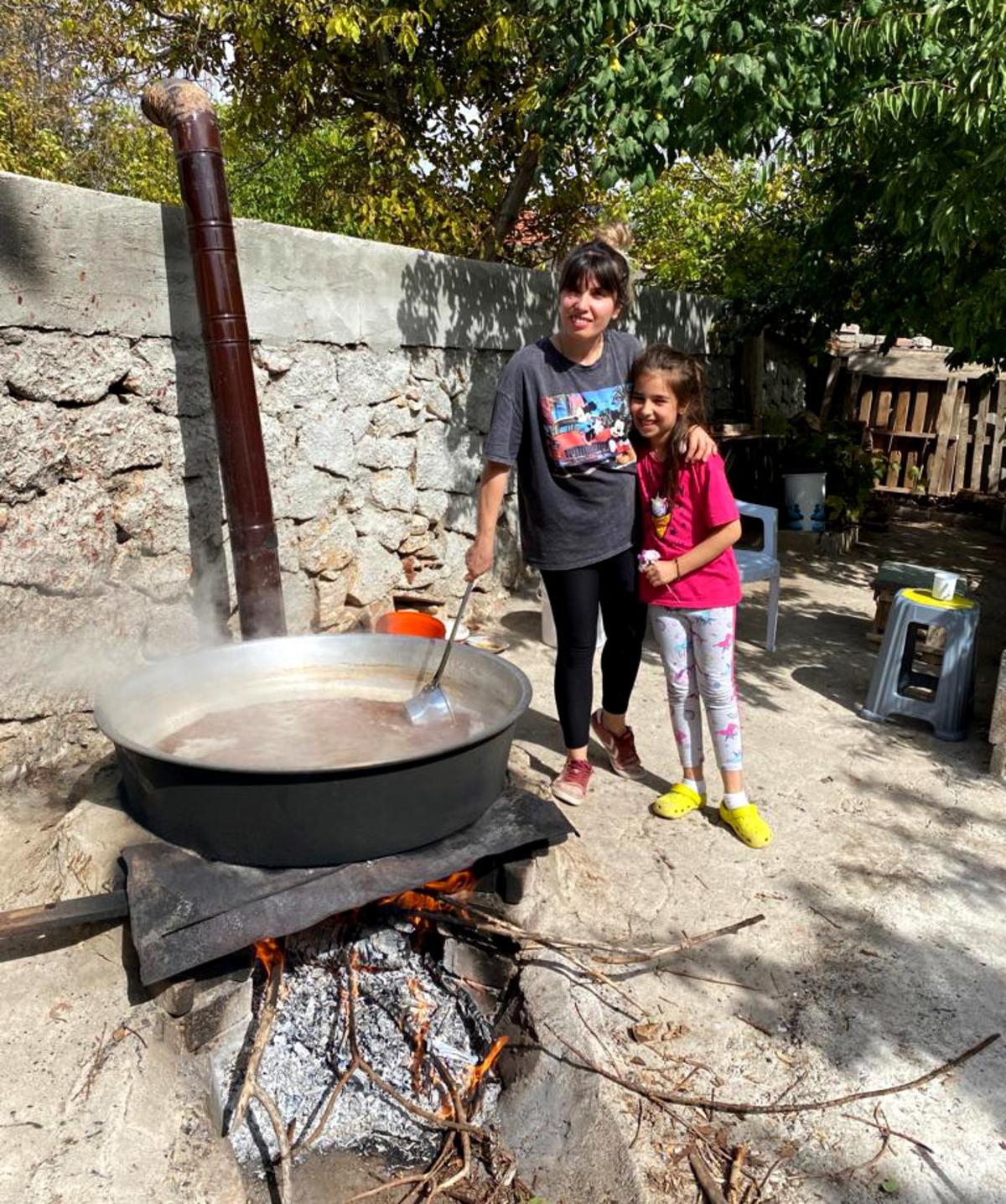 Ziraat teknikeri, devlet desteğiyle Kırşehir pekmezinin &uuml;retimine katkı sağlıyor