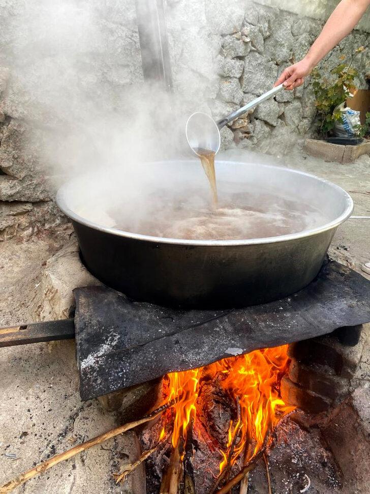 Ziraat teknikeri, devlet desteğiyle Kırşehir pekmezinin üretimine katkı sağlıyor G2