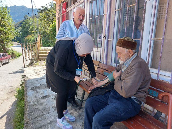 Ordu'da mobil sağlık tarama aracı, vatandaşlara kapıda hizmet veriyor G4