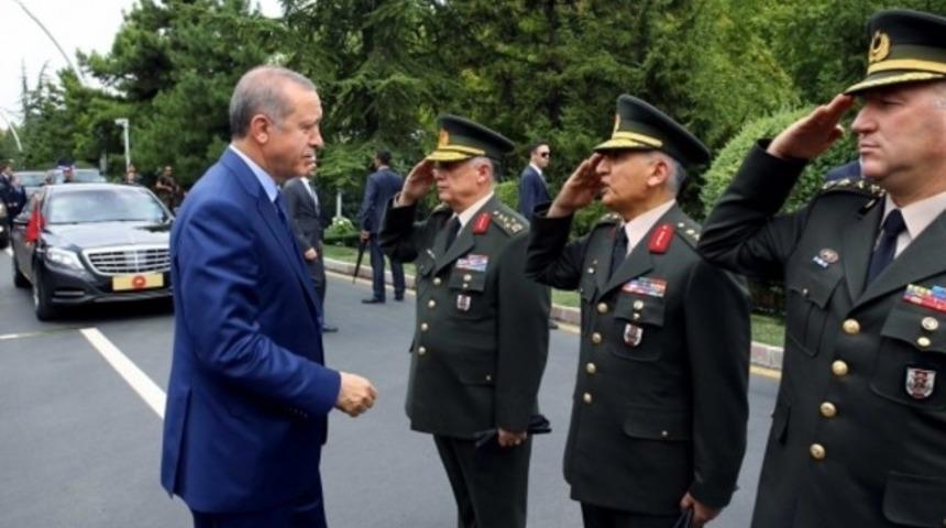 Erdoğan'dan darbe girişiminin ardından Genelkurmay Başkanlığı'na ilk ziyaret