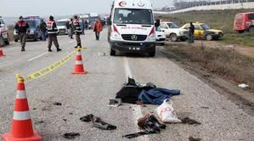 Balıkesir'de Feci Kaza Ortalık Kan G&ouml;l&uuml;ne D&ouml;nd&uuml;